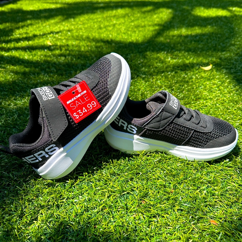 Shoes for kids. Brand new. Sketchers. 10.5